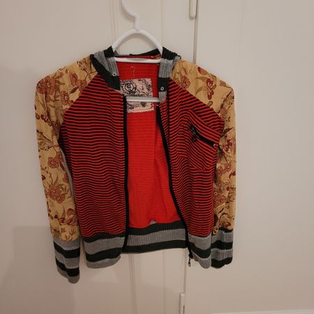Underground Original - Jacke Gr. S - rot/schwarz/blumig