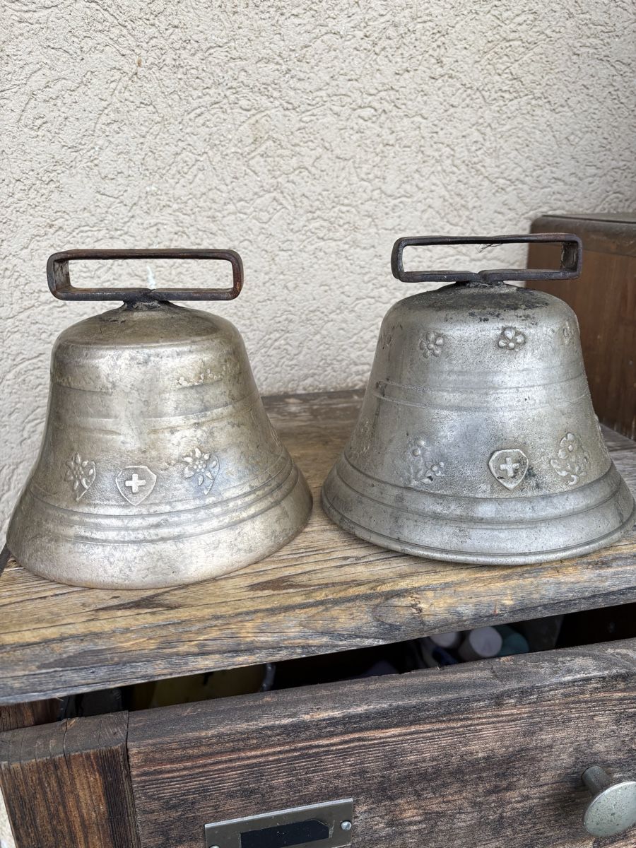 Campanacci mucche: 2 Weideglöggli – Usato da Schangnau venduto da Roseggli82