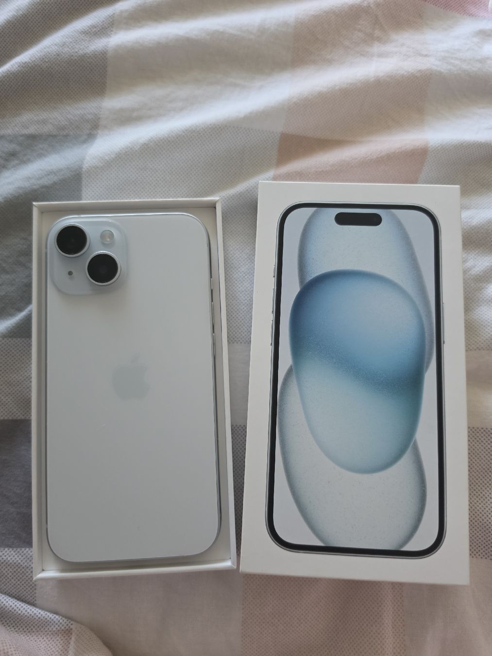 Apple Telefoni cellulari / Smartphones: IPhone 15 blue – Usato da Begnins venduto da dia_m6l2