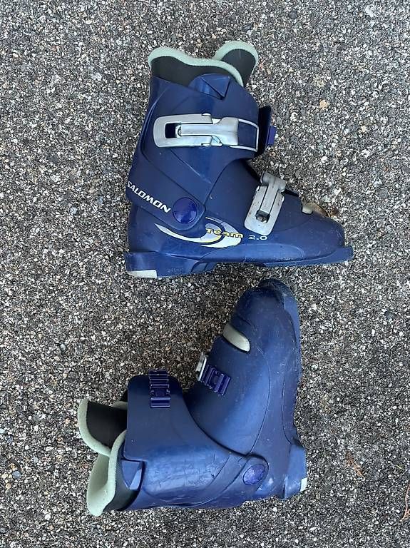 Salomon Schuhe für Jungen: 19.0 bottes de ski Salamon  (30.5 pointure) – Gebraucht aus Versegeres von kista