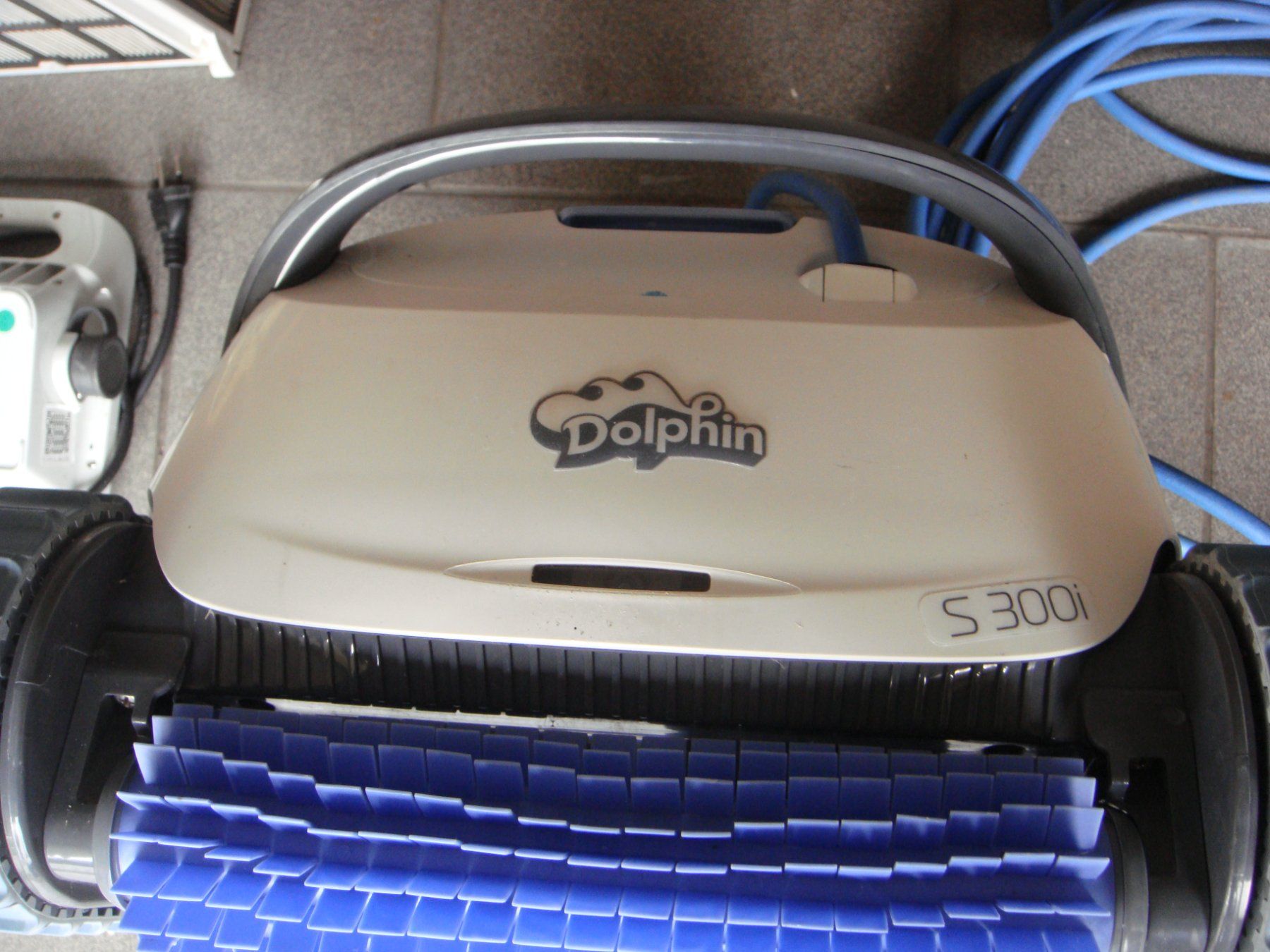Dolphin Accessori per Piscine: ROBOT PISCINE DOLPHIN S 300I – Usato da sugiez venduto da Svicente 3