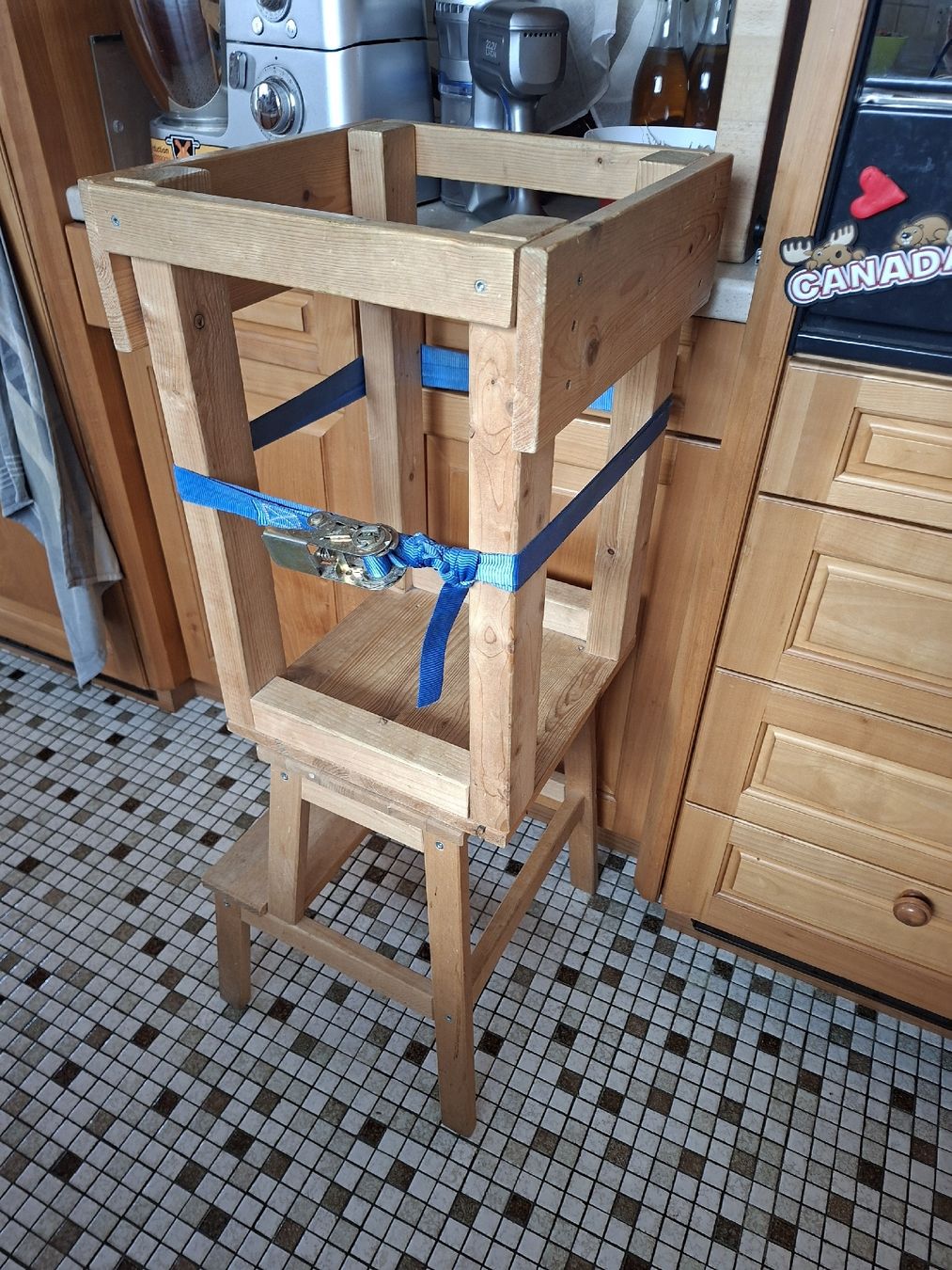 Chaises hautes: Selbst gebauter Lernturm  – D'occasion à Beringen par rha_jf9c