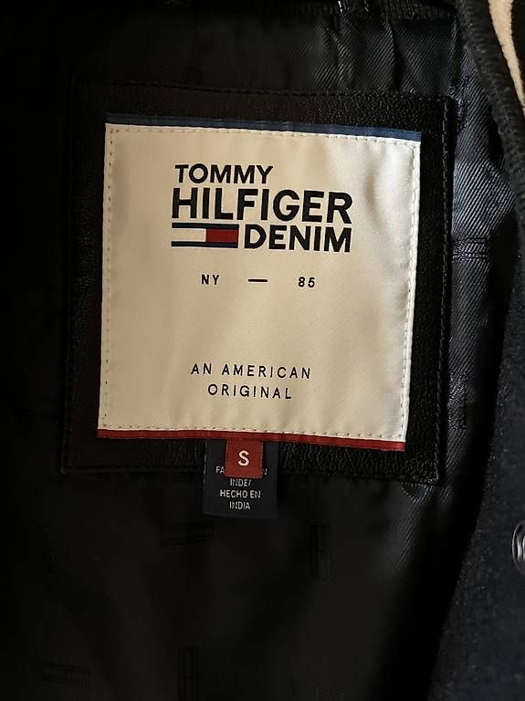 Jacken: Tommy Hilfiger College-Jacke Gr. S – Gebraucht aus Liestal von Schatzsucher90 1