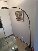 Lampada da terra ad arco