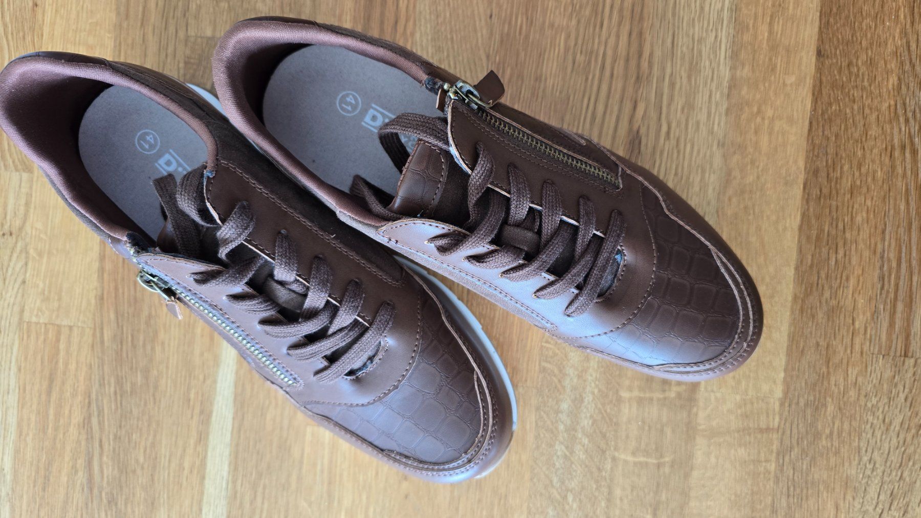 Scarpe da donna: Damensneaker in braun – Nuovo (secondo la descrizione) da Holderbank AG venduto da cleopatra68
