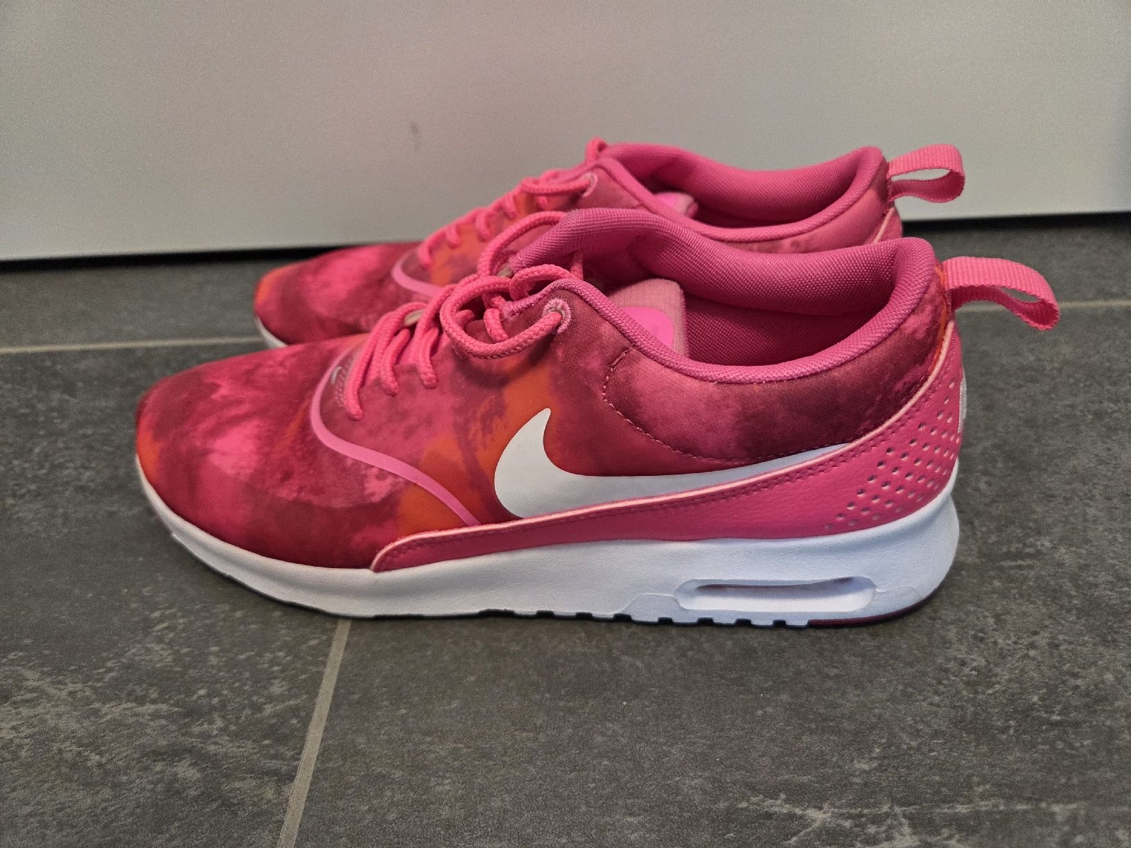 Nike Scarpe da donna: Nike Sneakers Grösse 40 – Usato da Reichenburg venduto da gin15