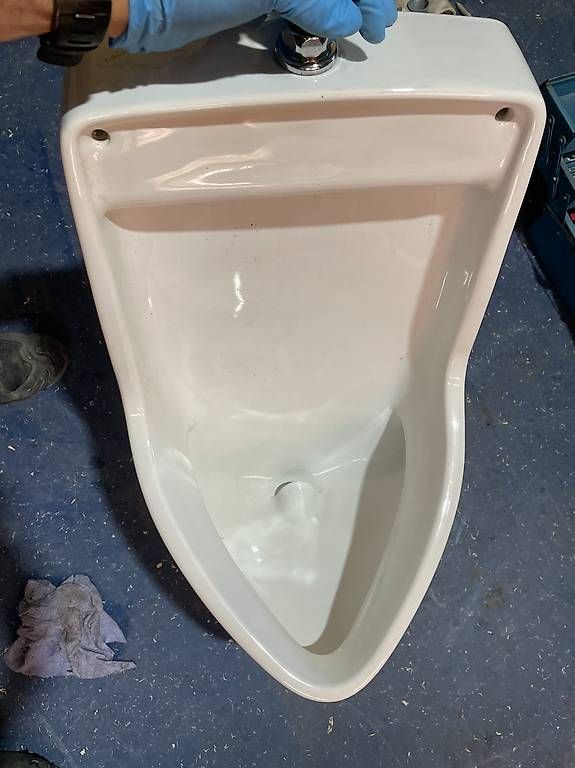 WC: Pissoir – Gebraucht aus Belp von machrismo24 1