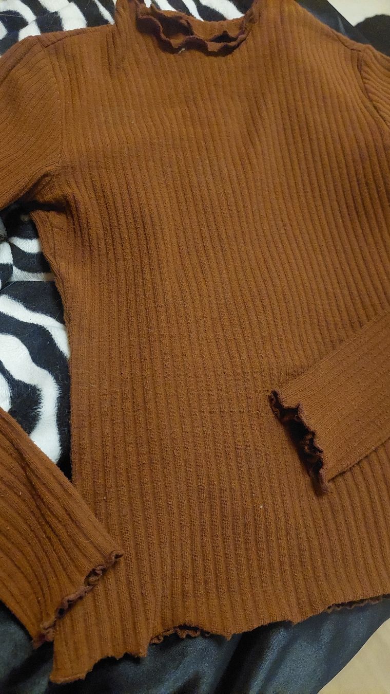 Only Maglioni & Felpe: Pulli von Only,gr.XS in braun – Usato da Basel venduto da O-MEGA 1