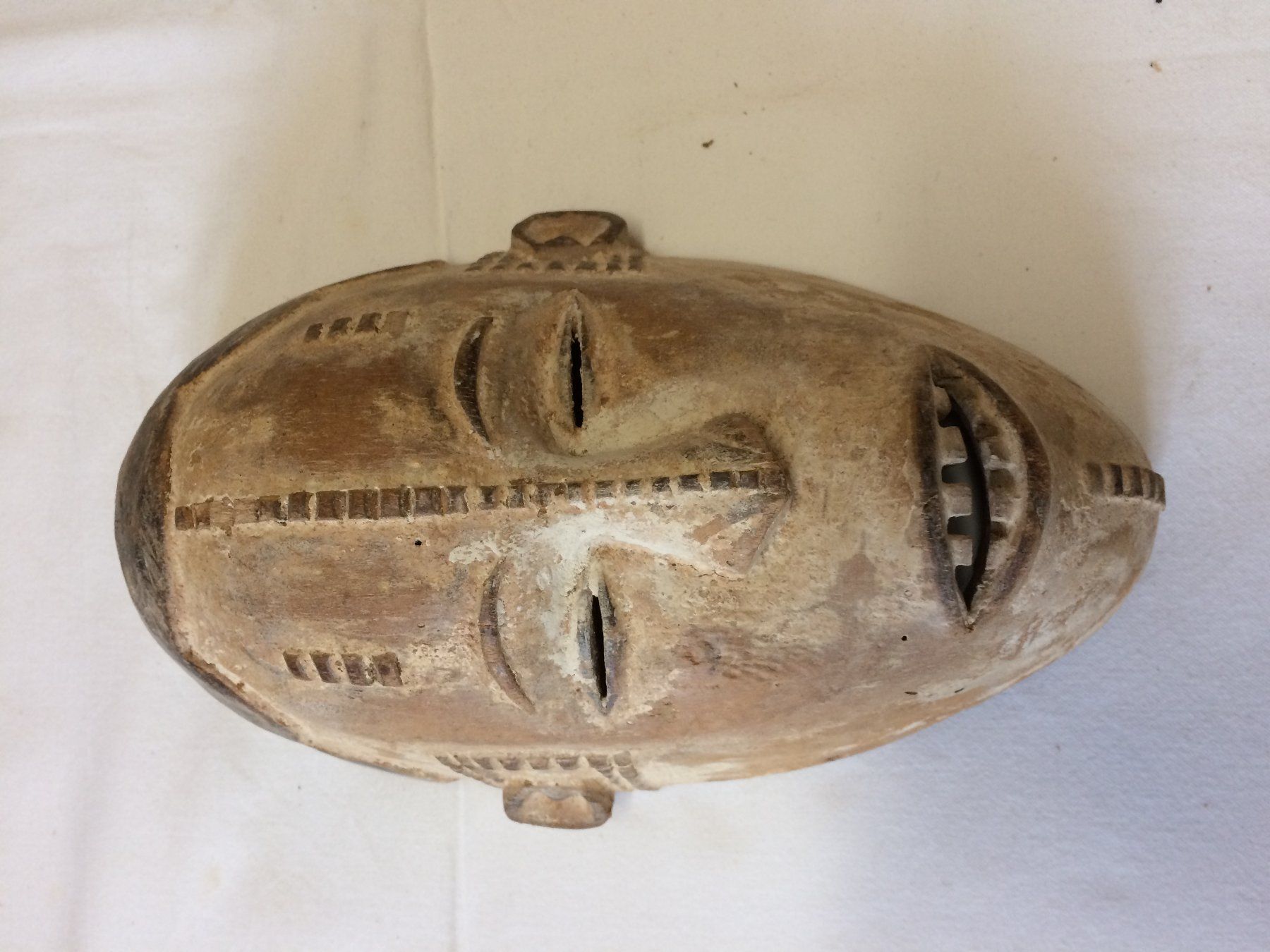 Internationale Kunst: Masque africain tribal ancien décoratif authentique – Gebraucht aus Vevey von rog_9vvj 1