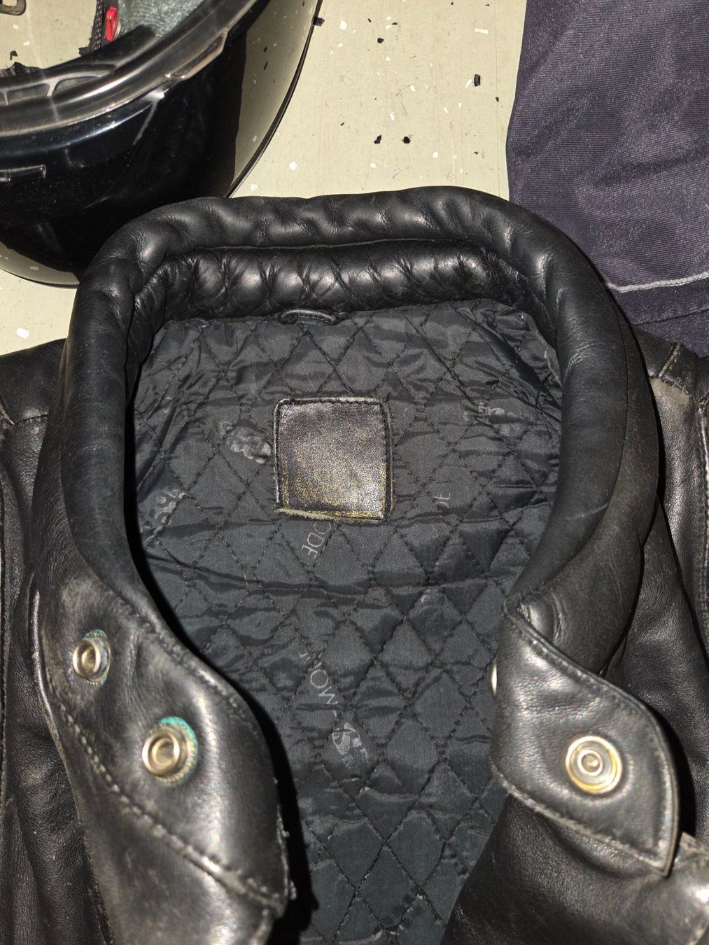 Lotti di vestiti: Motorradkleider Set, echtes Leder, 80ies – Usato da Zürich venduto da Ouuipouui 7