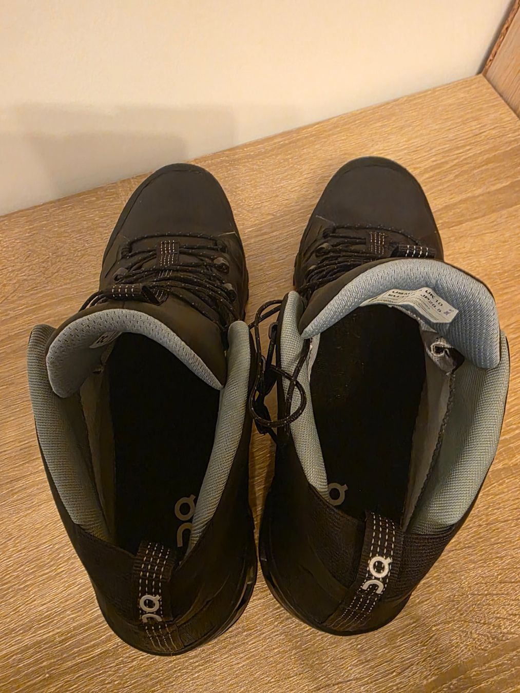 On Scarpe da uomo: On Cloud Hi Waterproof Herren, Gr. 44.5, Schwarz – Nuovo (secondo la descrizione) da Kreuzlingen venduto da Turbothom81 2