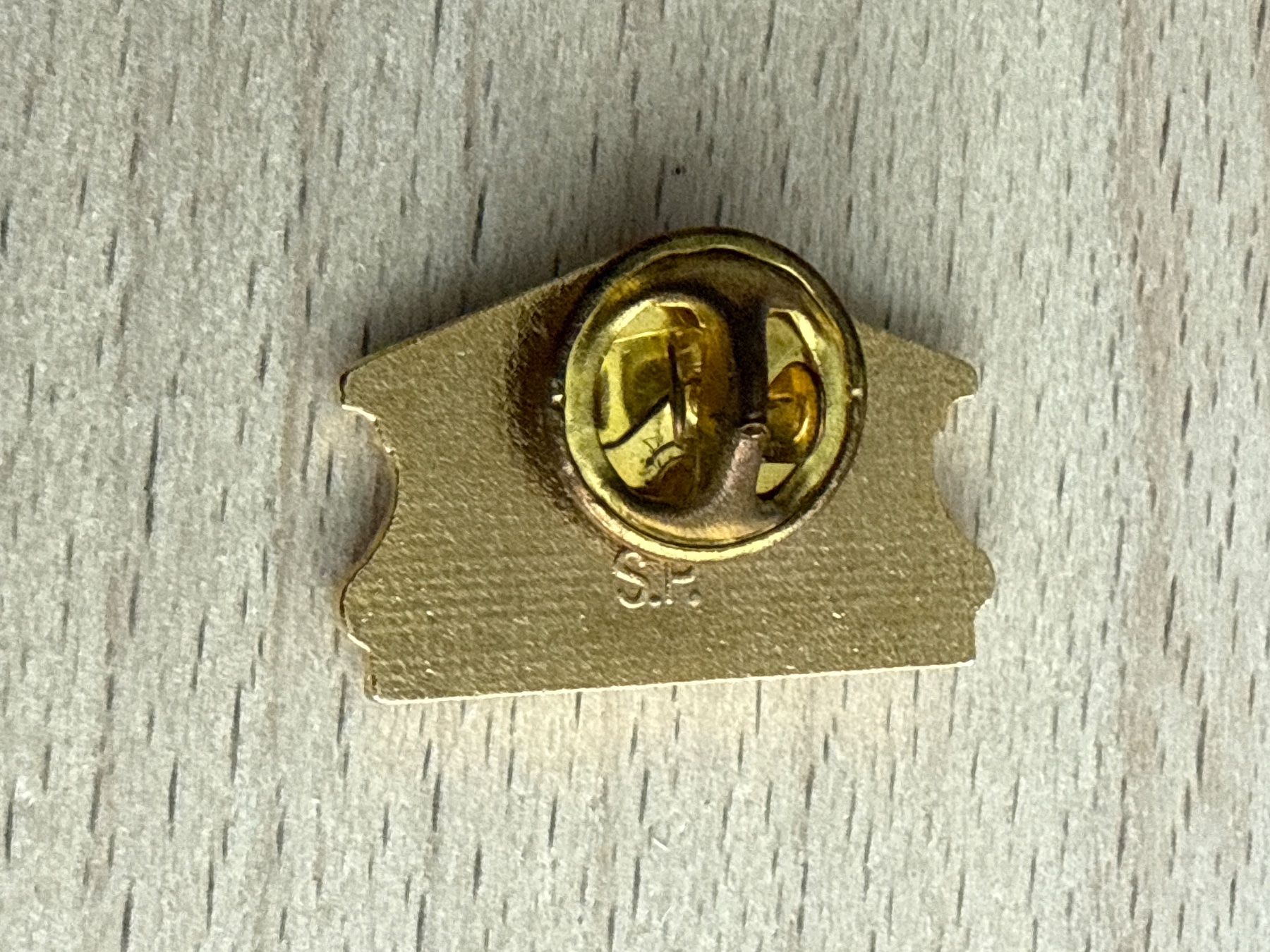 Plaquettes & Badges: Pin LEFEBVRE – D'occasion à Glattbrugg par Schweigmatt 1