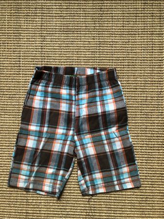 Kurze karierte Hose ca. Grösse 80
