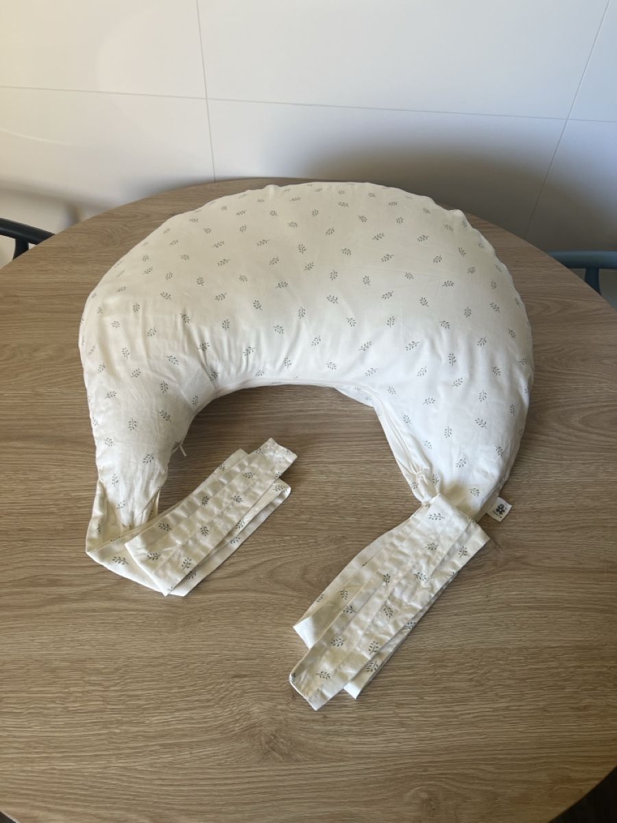 Sebra Coussins: Sebra Nursing pillow cream pattern great condition – D'occasion à Genève par nik_jxq7