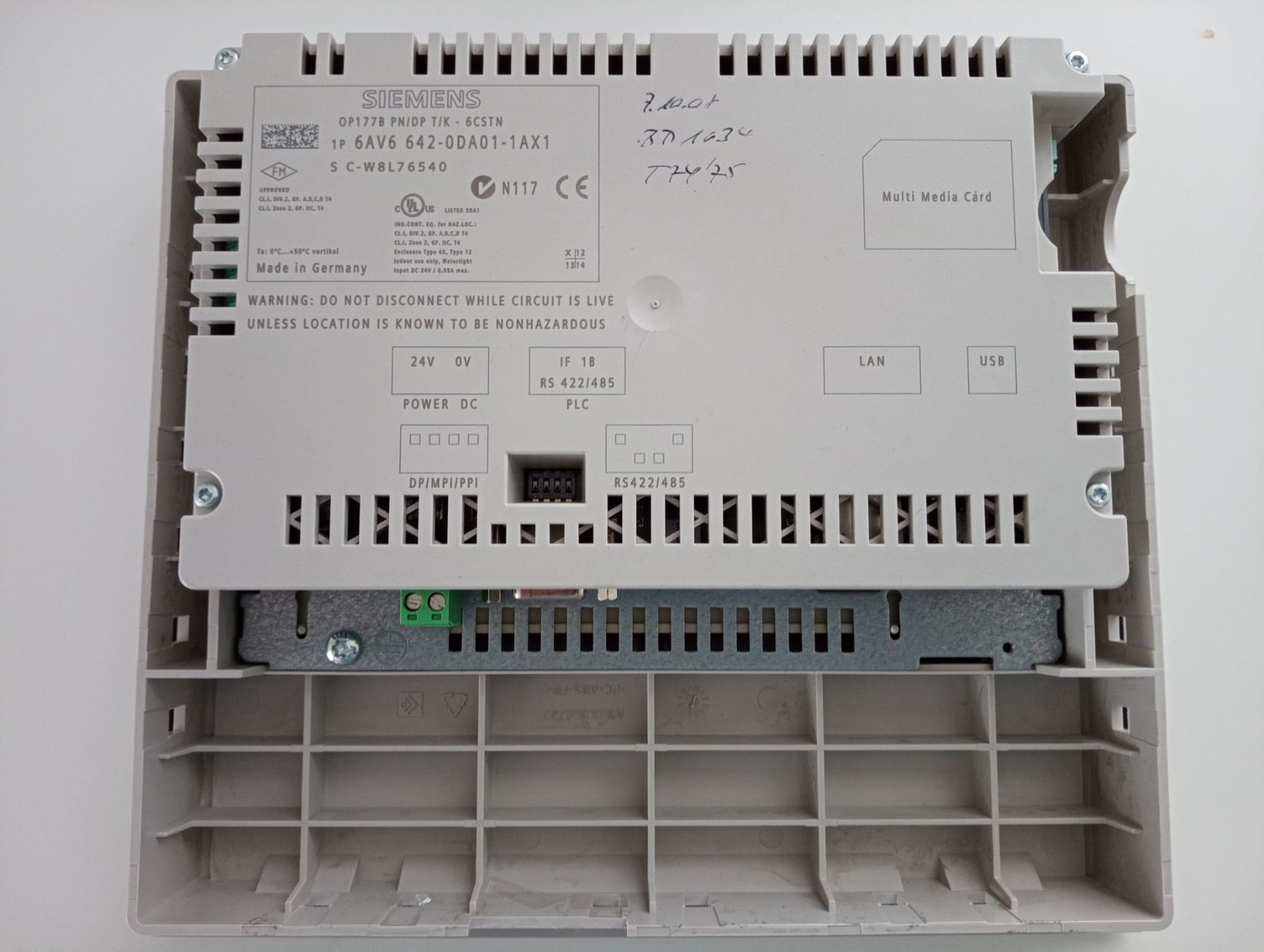 Siemens Componenti elettronici: Siemens SIMATIC HMI, PANEL OP 177B / 6AV6642-0DA01-1AX1 – Usato da Ufhusen venduto da HKSC 1