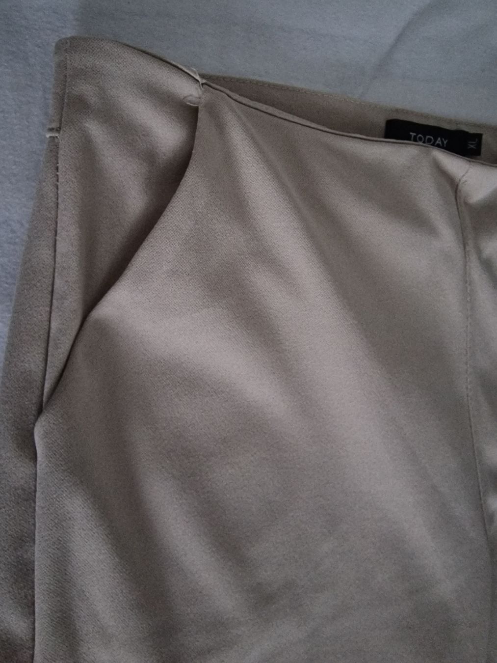 Pantaloni: Today Hose, beige mit Spitze am Bein, Grösse XL – Usato da Ottenbach venduto da Claurin 2