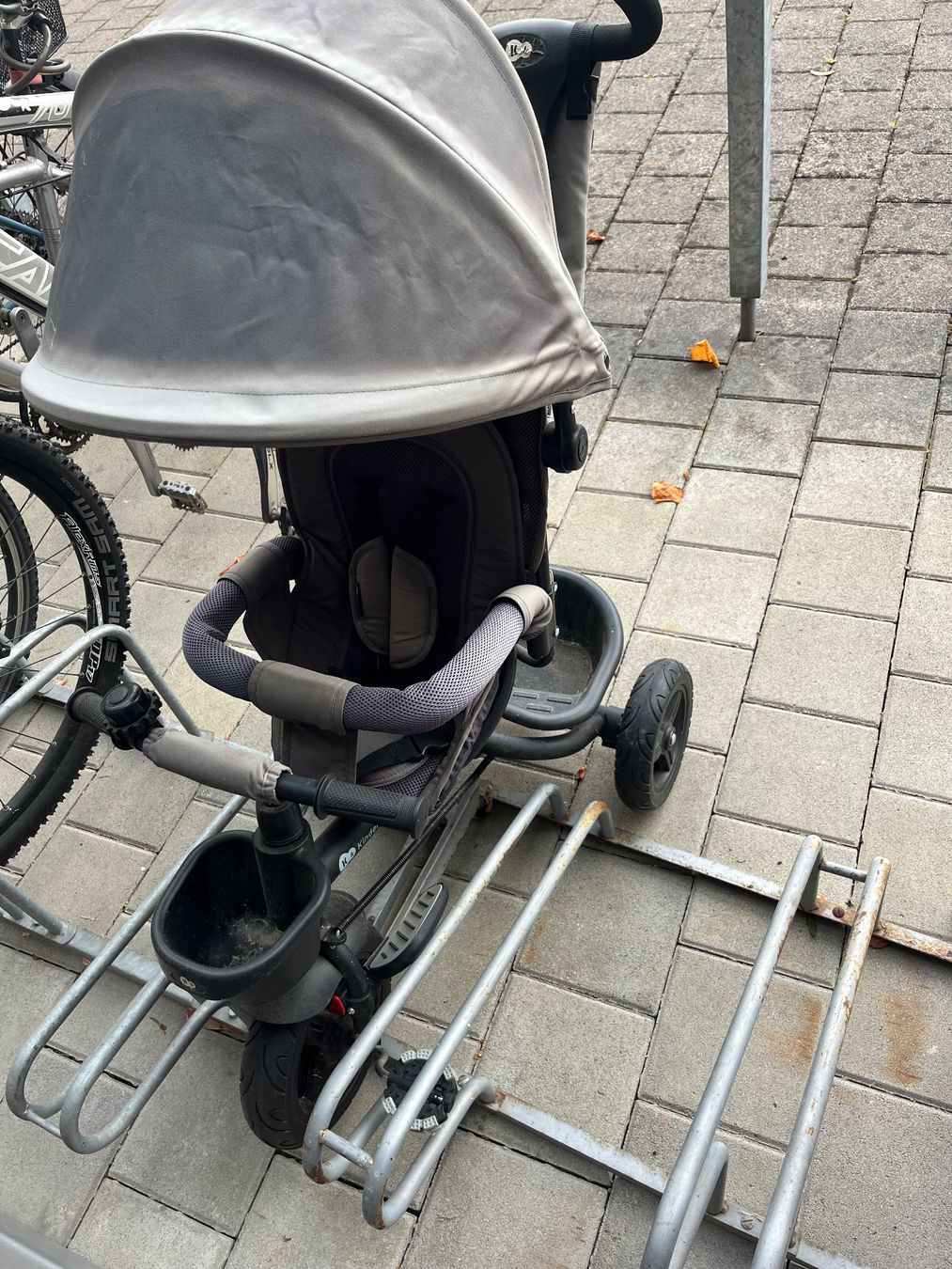 Kinderkraft Fahrzeuge für Kinder: Dreirad Kinderkraft – Gebraucht aus Villnachern von schudelinho