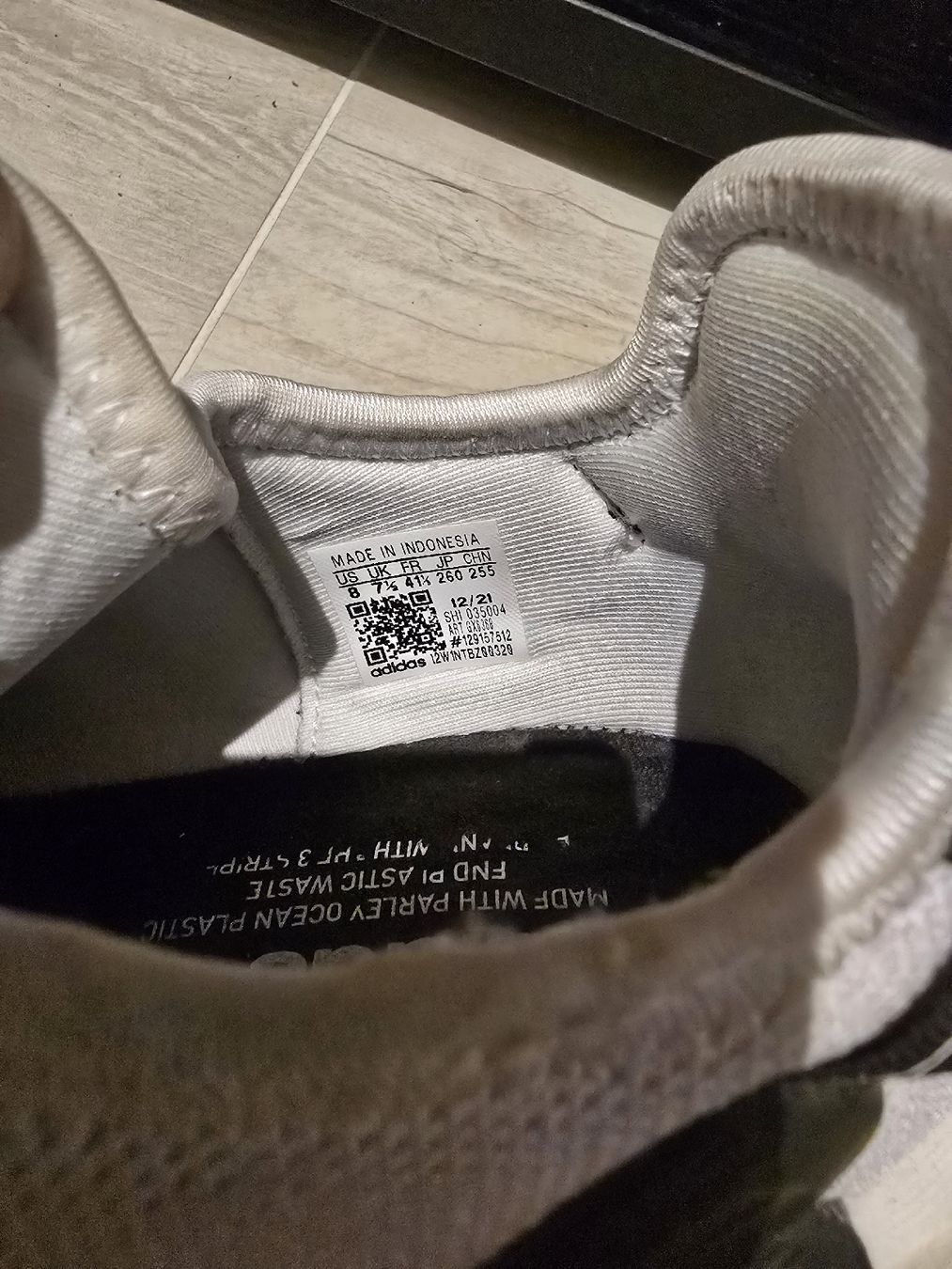 Adidas Scarpe da uomo: Adidas NMD V2 White Size 41 1/3 – Usato da Dompierre FR venduto da Naitcir 4