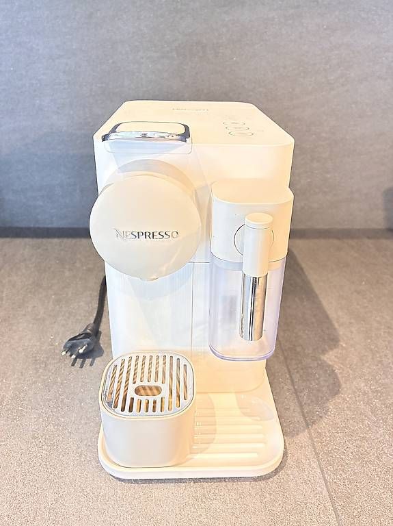 Macchine per caffè & Macchine per espresso: Nespresso Lattissima One – Usato da Dussnang venduto da Simon_1972
