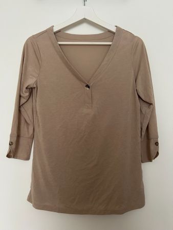 Beiges 3/4-Arm Oberteil mit V-Ausschnitt