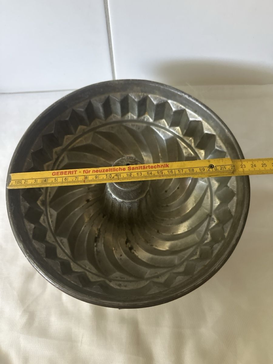 Backformen: Gugelhupf Backform aus Kupfer mit Ring gebraucht ca.24 cm – Gebraucht aus Zürich von Chaeffeler 3