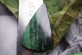 Zoisit          Cabochon 70ct  ab 1.-