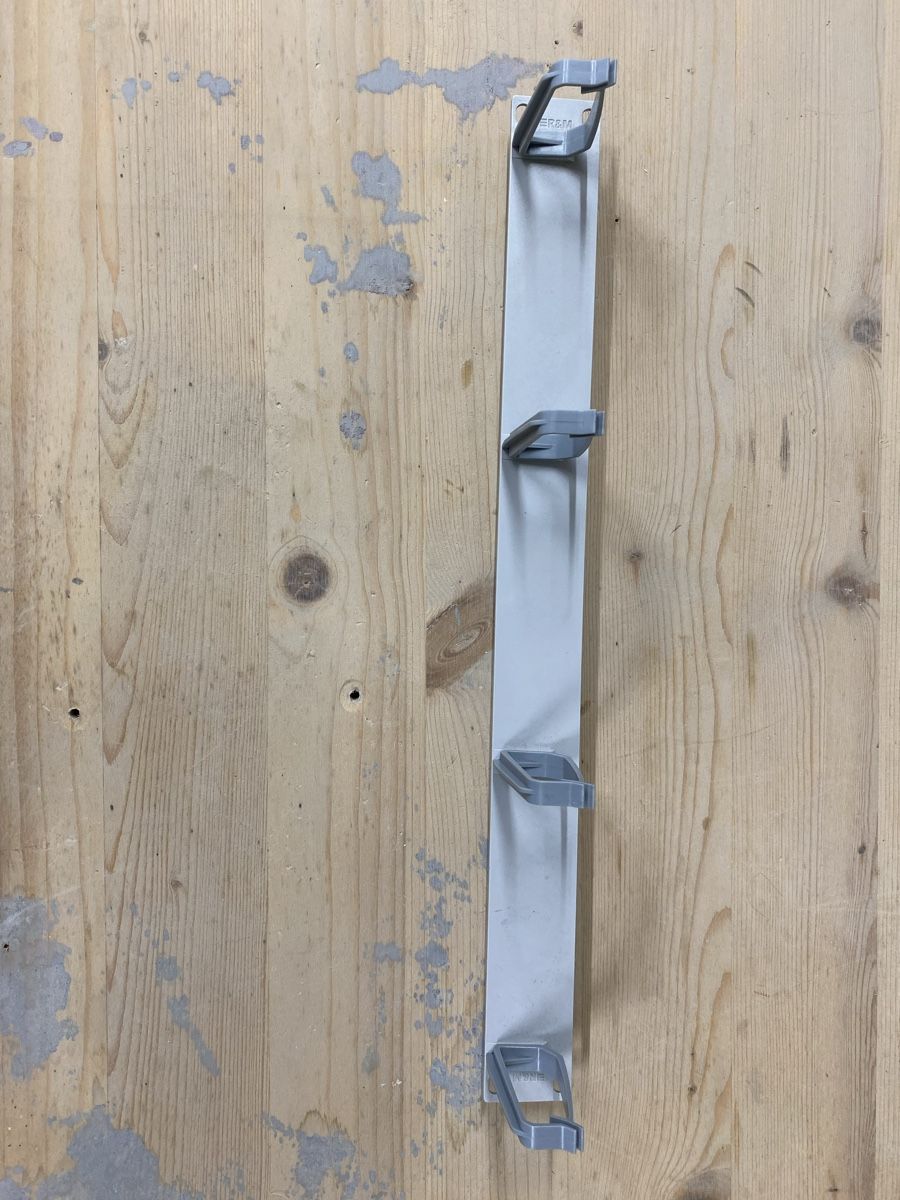 Autre matériel électrique: Patchpanel Kabelhalterung, gebraucht, Top Zustand! – Neuf (Voir description) à Boniswil par NetworkNavigator