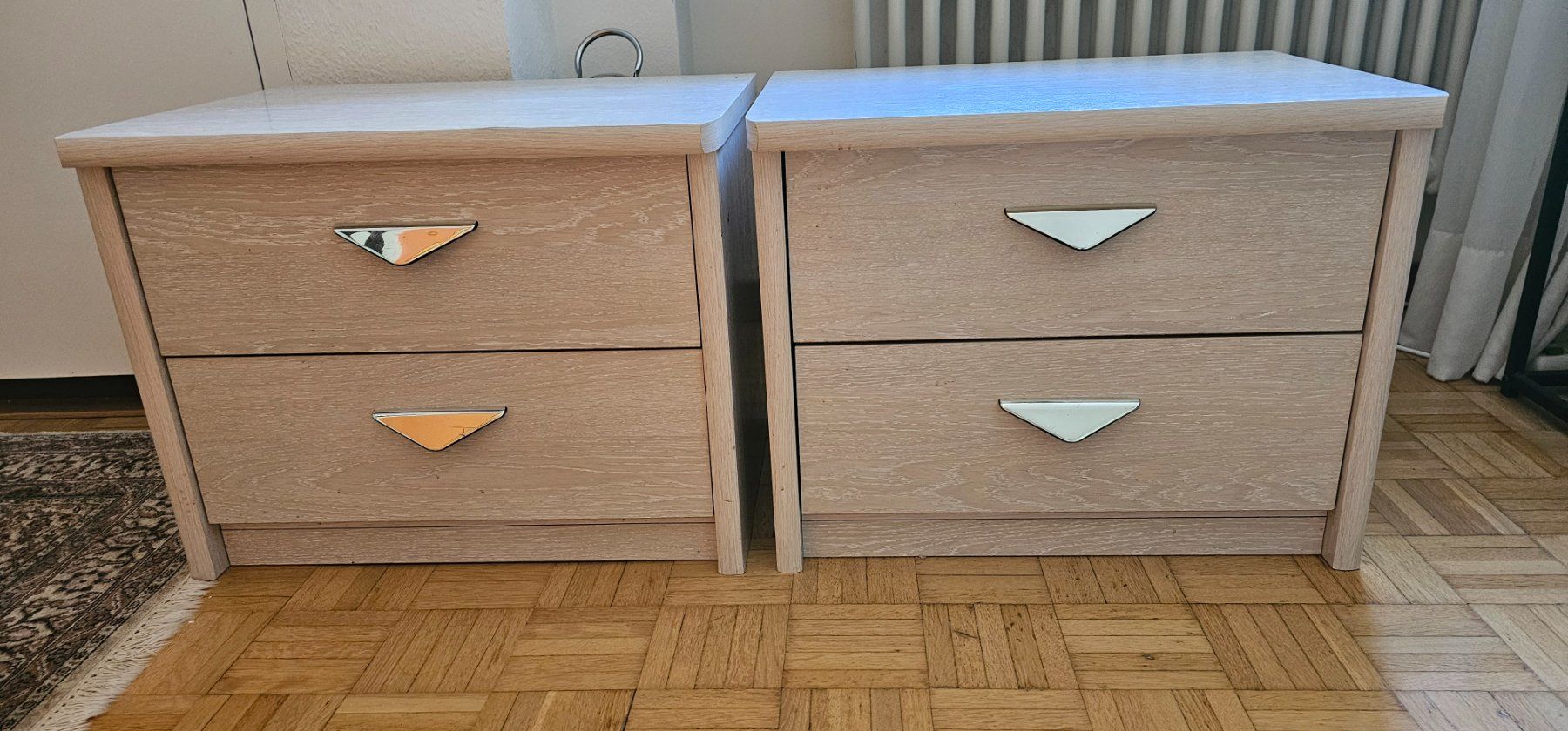 Livique Tables de nuit: Nachttische (2x) – D'occasion à Zumikon par TaniaGaray