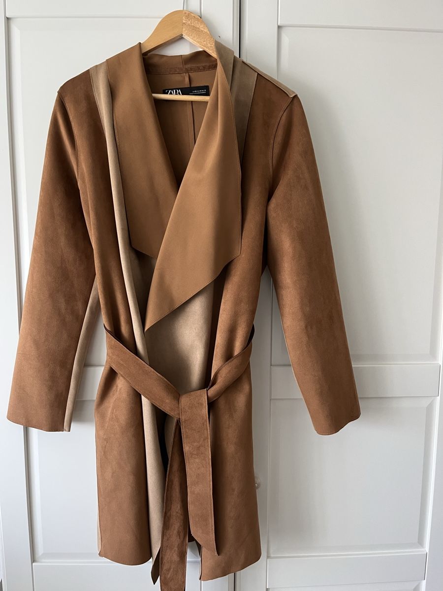 Zara Cappotti: Zweifarbiger Trenchcoat – Nuovo (secondo la descrizione) da Allschwil venduto da eyl_bb8q