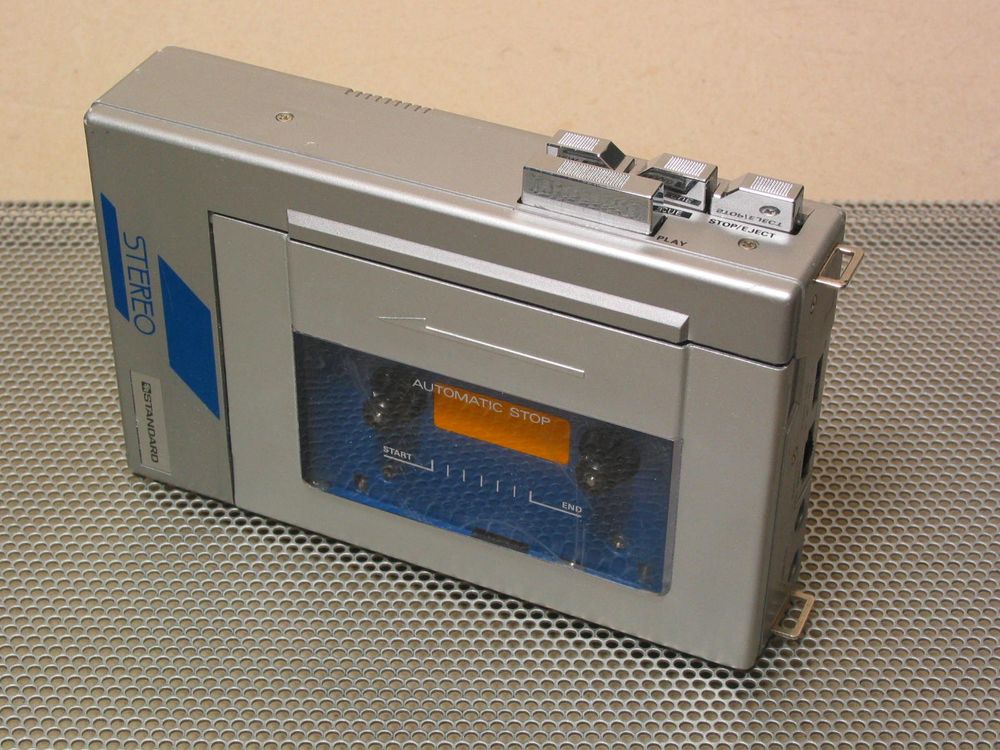 STANDARD SR 331 Walkman Kopie Vintage CC Kassettengerät (Defekt) in