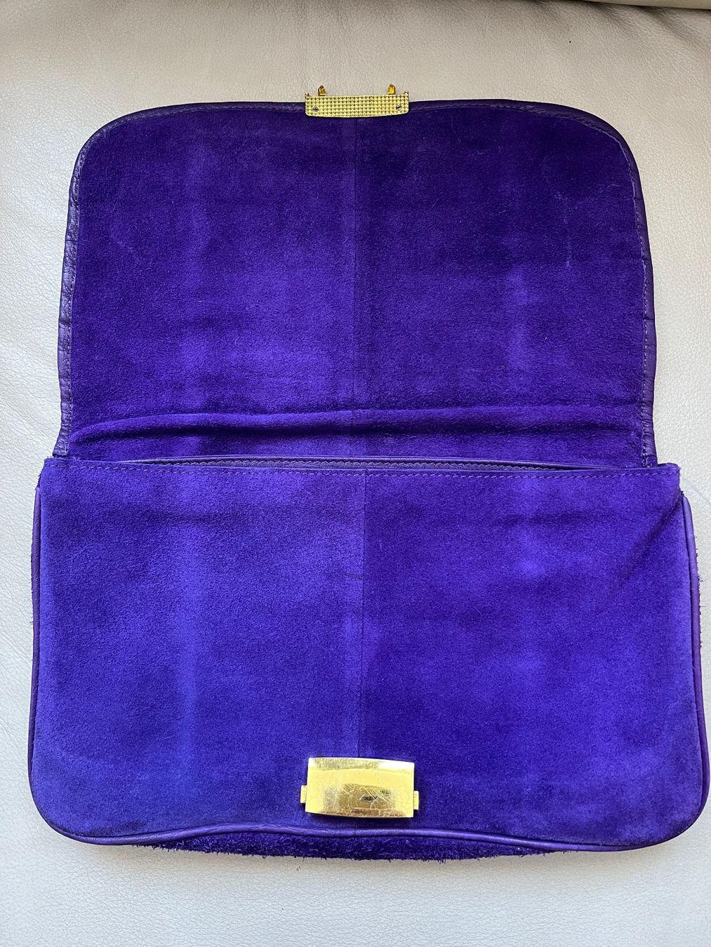 Topshop Borse: Top shop clutch in suede 💜 – Usato da Chêne-Bougeries venduto da Seetooyoo 5