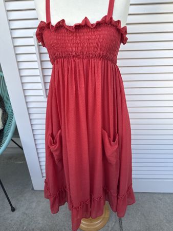 Sommerliches Kleid, rot, Gr. S, Rüschen, bequem
