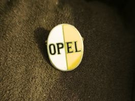 OPEL alte Anstecknadel Top Zustand Emaile