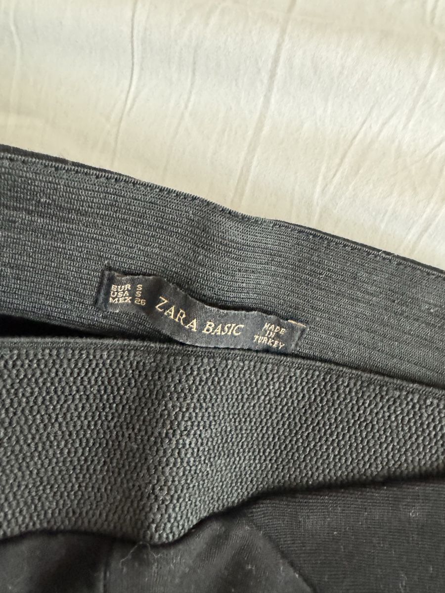 Zara Pantaloni: Zara Basic Black Trousers - Stylish and Comfortable! – Usato da Vesenaz venduto da nat_mq8l 2