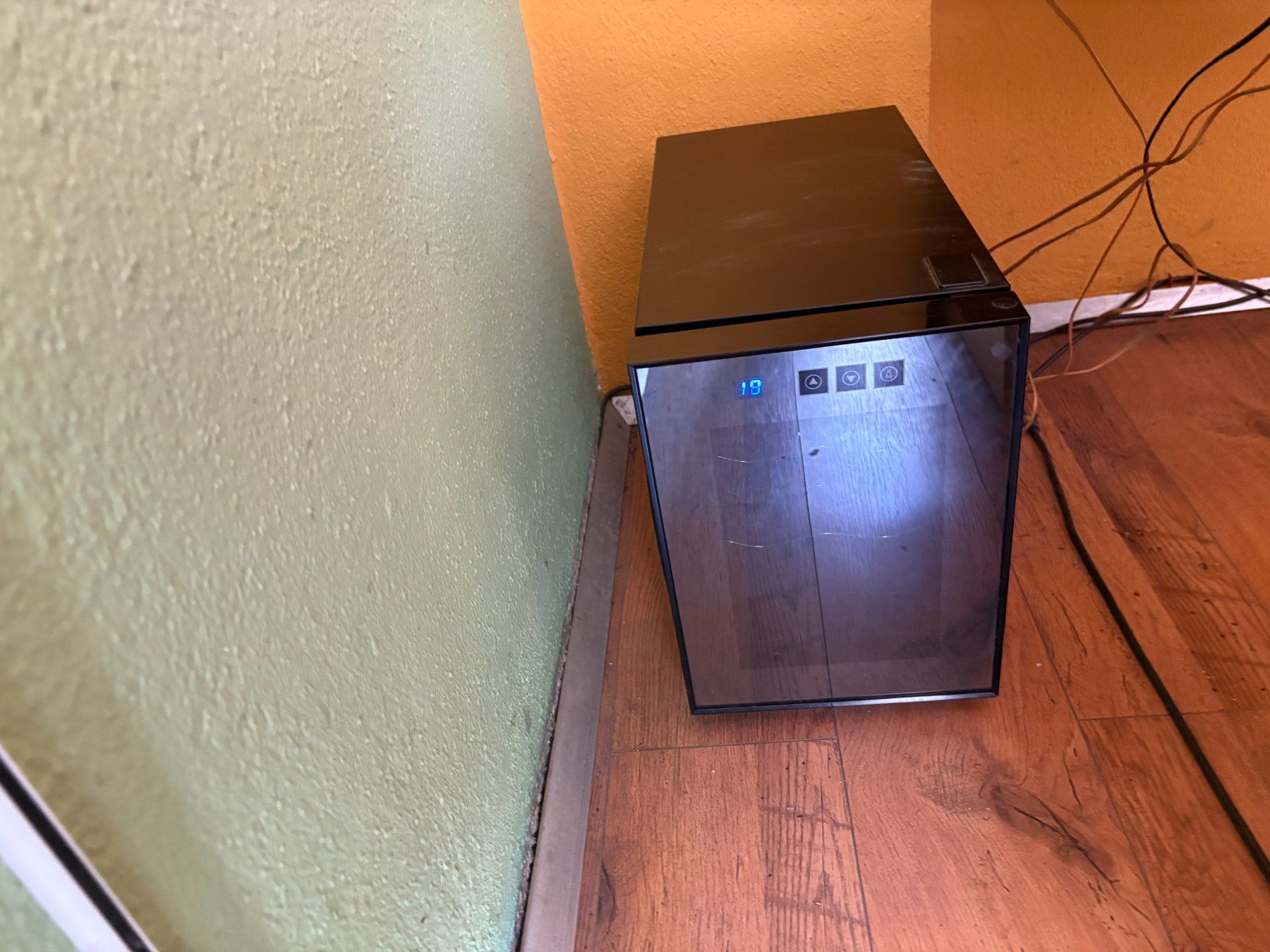 Réfrigérateurs: Weinkühlschrank kompakt – D'occasion à Luzern par Owen2321 3