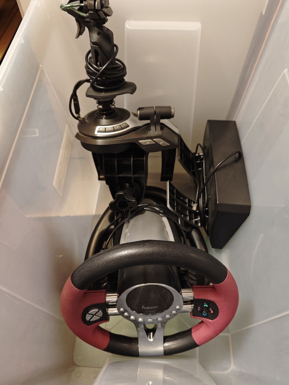 Thrustmaster Controller: Joystick Thrustmaster T.Flight und Lenkrad Hama Thunder V5 – Gebraucht aus Ehrendingen von Xagahf
