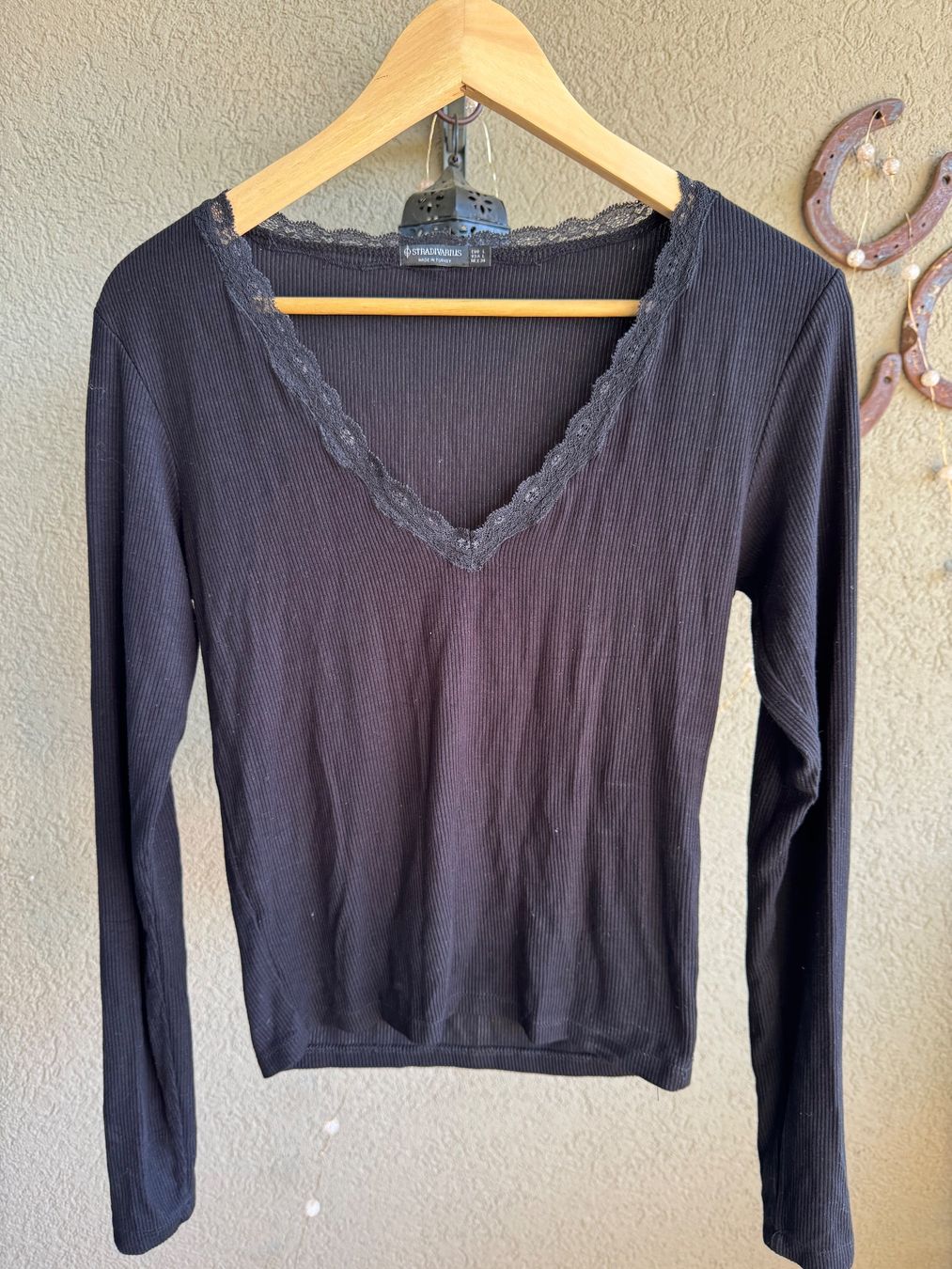 Stradivarius Top: Stradivarius langarmtop mit spitze Gr.l – Usato da Thun venduto da Iriska77