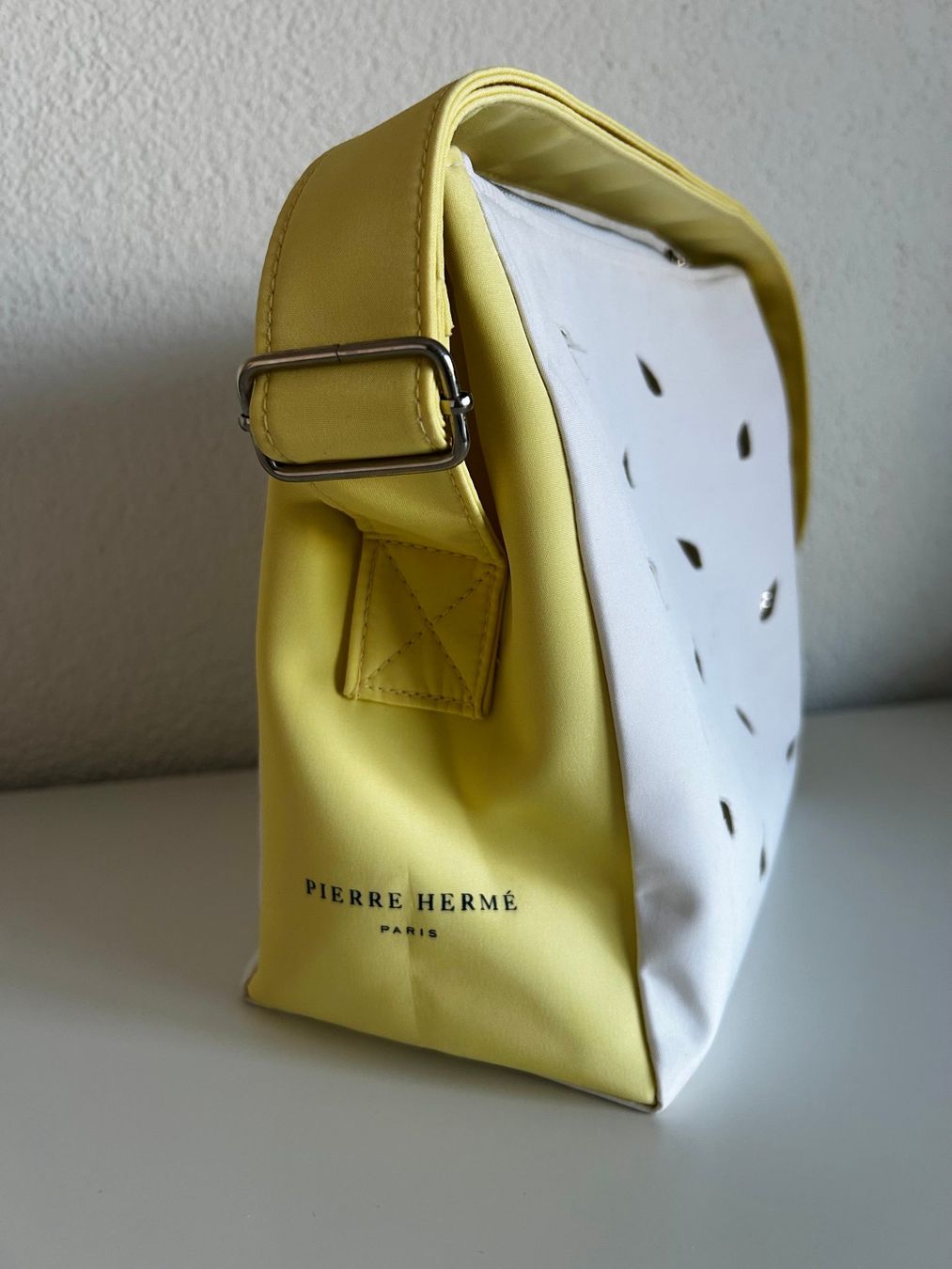 Kühlschränke & Kühlen: Kühltasche von Pierre Hermé – Gebraucht aus Dietlikon von Mankai 2