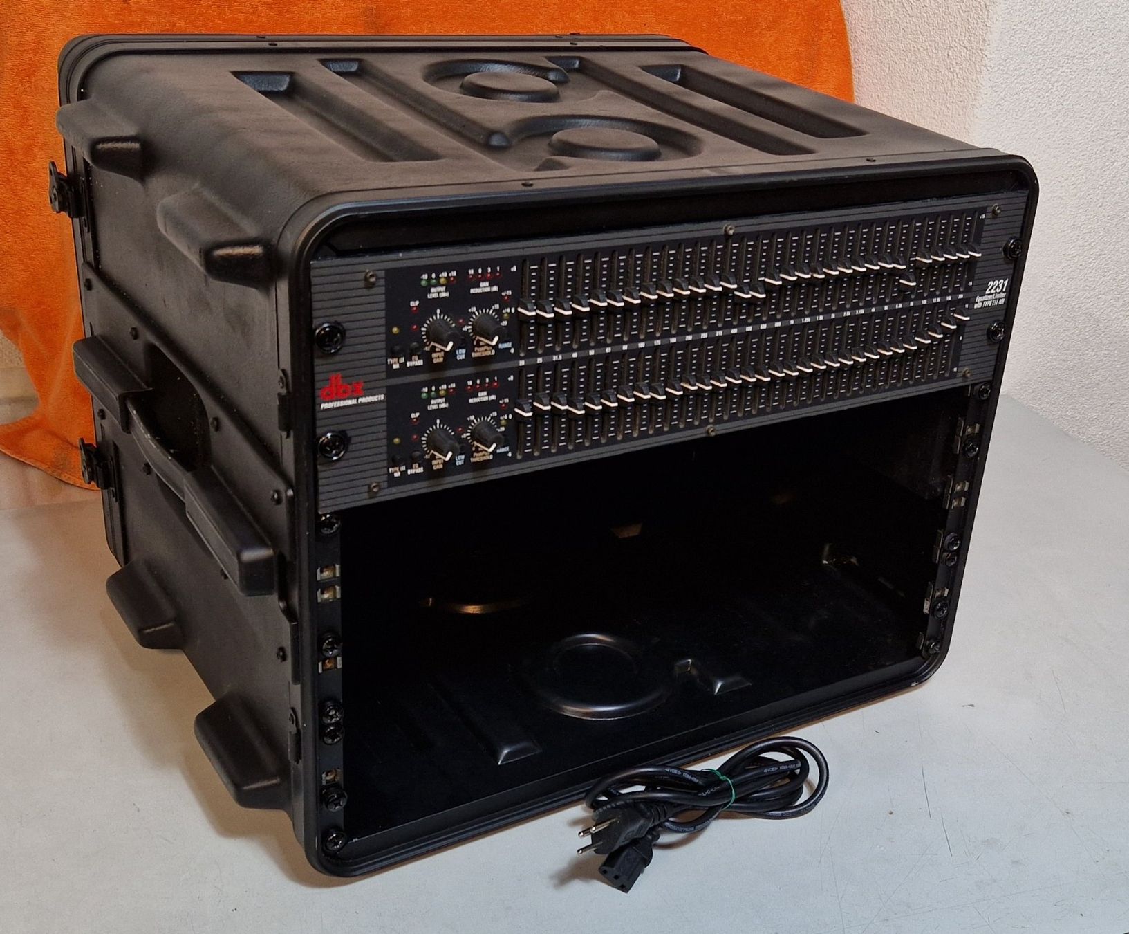 Dbx Equalizzatori: dbx 2231 2-Channel 31-Band Graphic Equalizer/Limiter w/ Type – Usato da Alosen venduto da A1pro 6