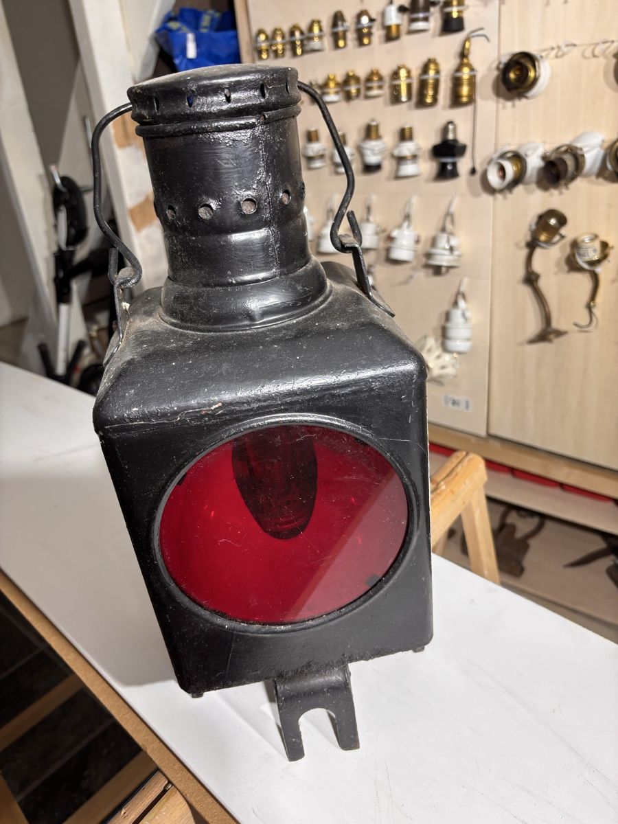 Lampade: Schöne Bahnlampe.  – Usato da Escholzmatt venduto da sukides55