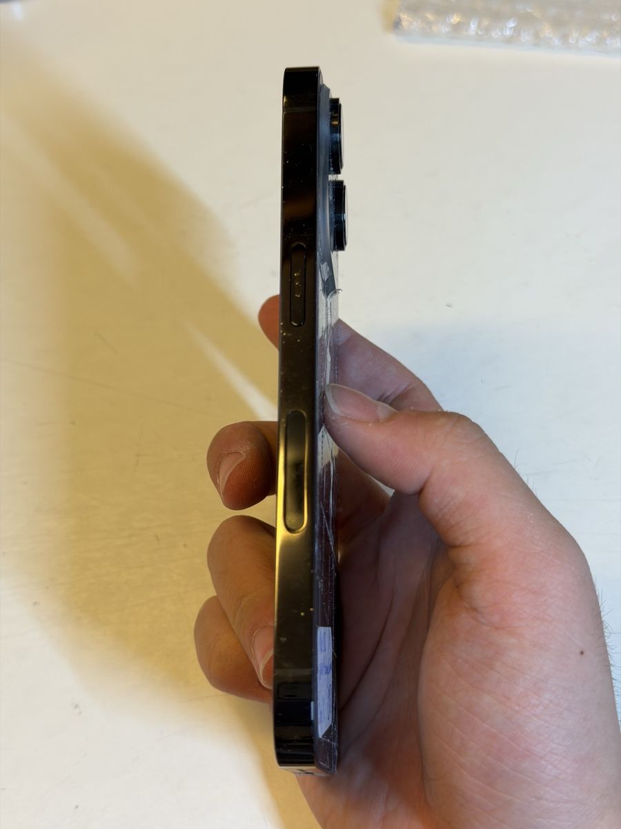 Apple Portables: iPhone 14Pro Gehäuse – Défectueux à Chur par beverlyone 2