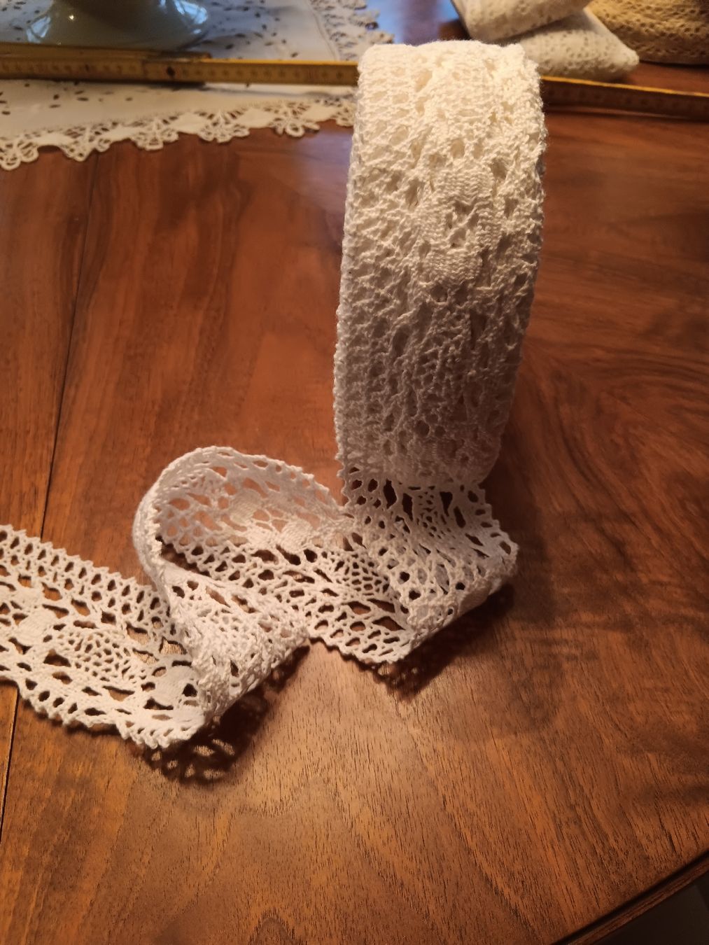 Biancheria da letto: Rolle von gehäckelten bordure – Usato da Ambrì venduto da Maerz87 2