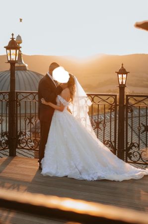 Wunderschönes Martina Liana Brautkleid