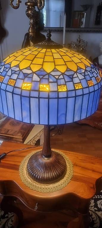 Lampade: Tiffany Lampe in Königlichem Blau – Nuovo (secondo la descrizione) da Kaufdorf venduto da Nati-Nati