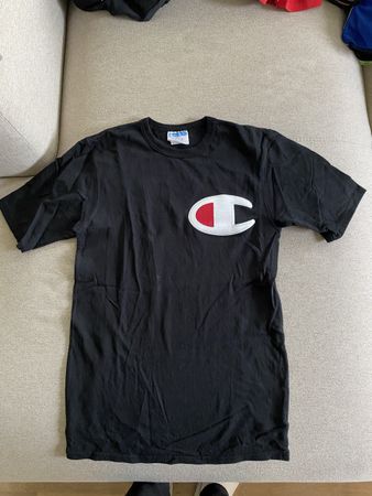 T-shirt Champion noir avec grand logo brodé – Taille S