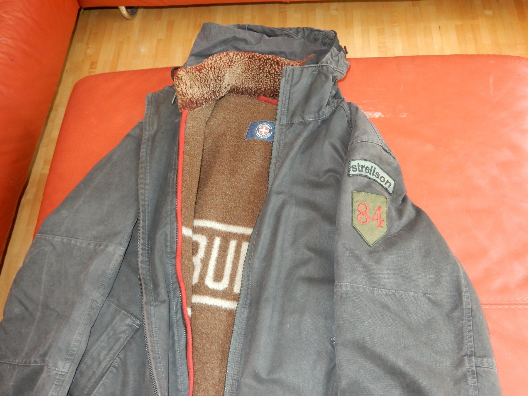 Vestes: jacke. – D'occasion à St.Gallen par yutha5 1