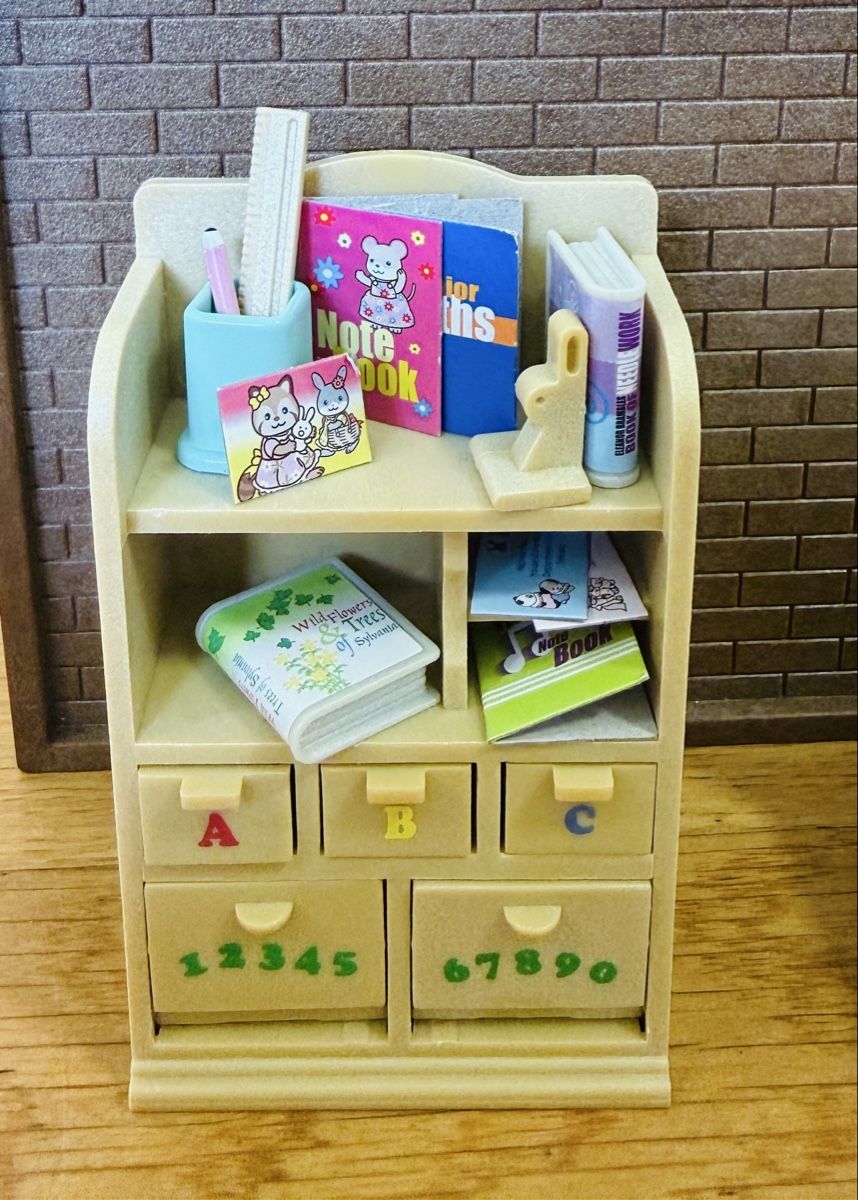 Sylvanian families Giocattoli: Lit superposé miniature et bibliothèque - parfait état – Usato da Grand-Lancy venduto da Roteli76 2
