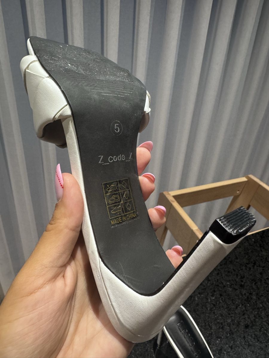 Scarpe da donna: Damenschuhe Sandalen weiss Grösse 38 – Usato da Luzern venduto da raquel.m 3