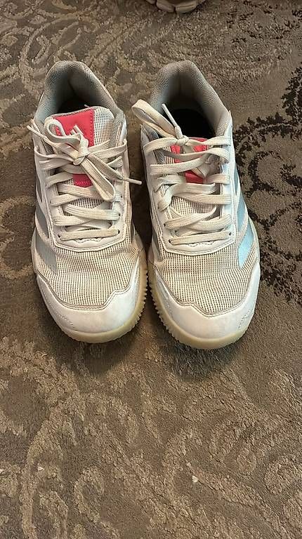Adidas Scarpe da uomo: Hallen/ Turnschuhe – Usato da Davos Dorf venduto da mikidaki