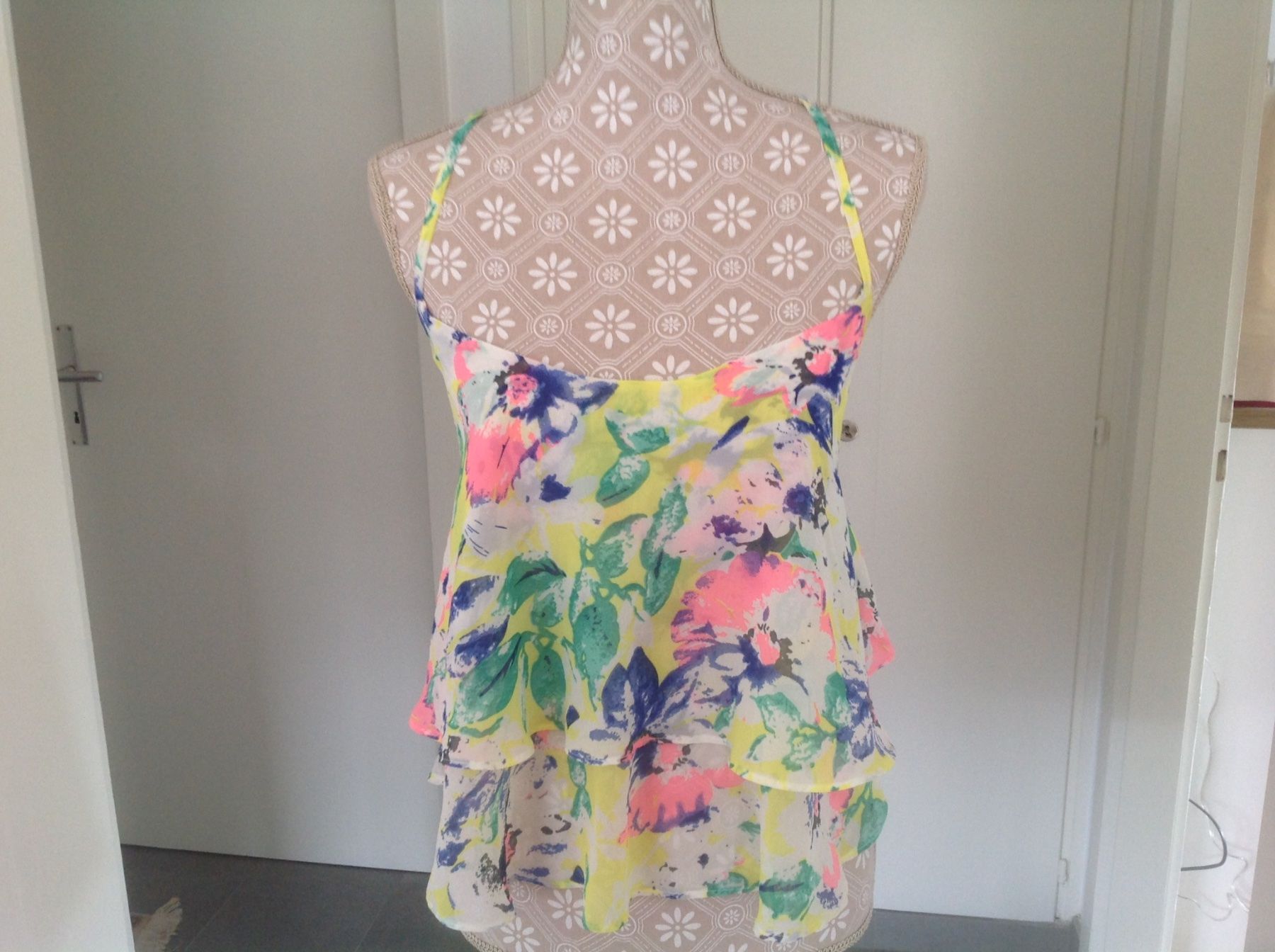 Top: Top - M – Usato da Sion venduto da accroshoes